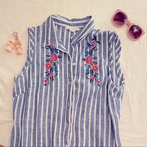 Blue and white floral stripped dress - Size M